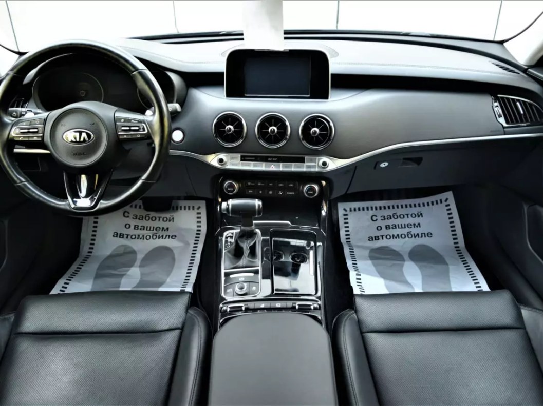 Kia Stinger Luxe 2.0 АКПП, 2018 фото 10