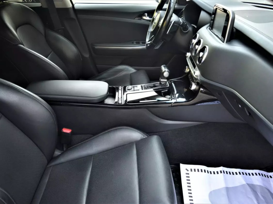 Kia Stinger Luxe 2.0 АКПП, 2018 фото 11