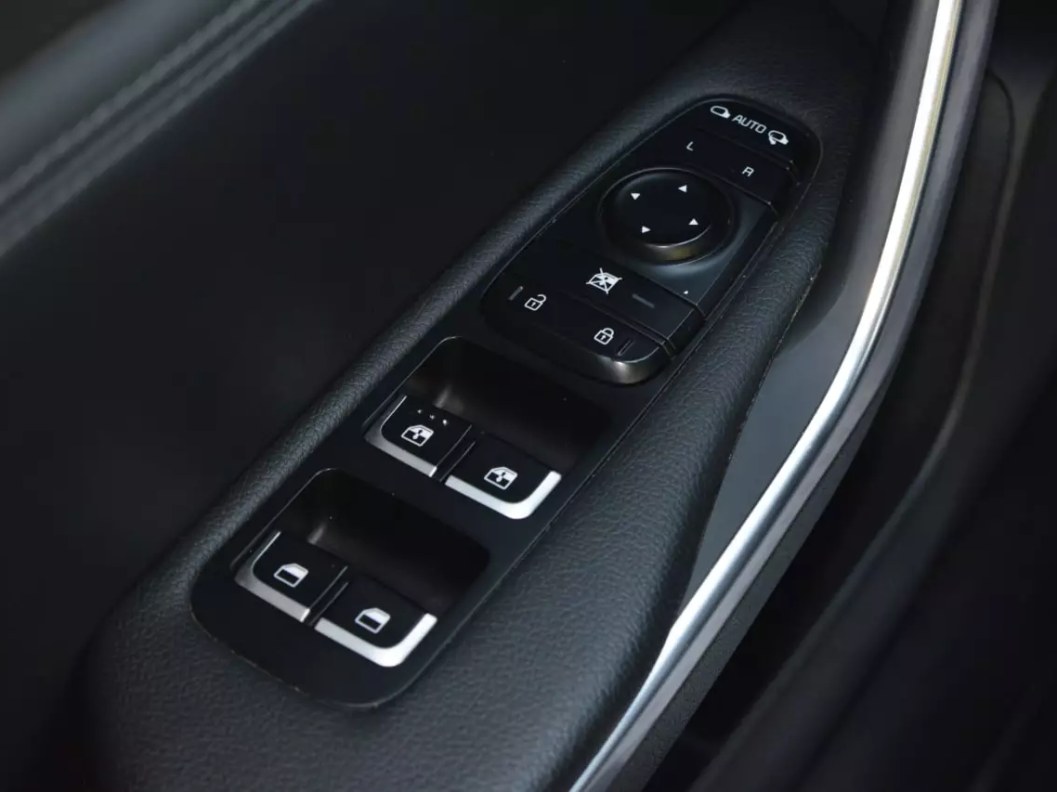 Kia Stinger Luxe 2.0 АКПП, 2018 фото 15