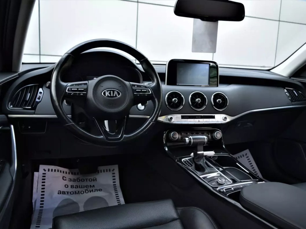 Kia Stinger Luxe 2.0 АКПП, 2018 фото 19