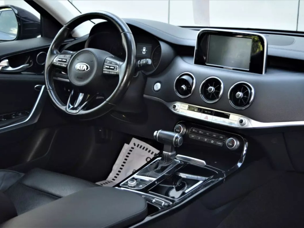 Kia Stinger Luxe 2.0 АКПП, 2018 фото 21