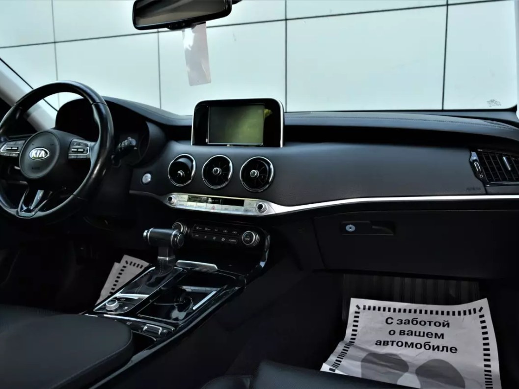 Kia Stinger Luxe 2.0 АКПП, 2018 фото 22
