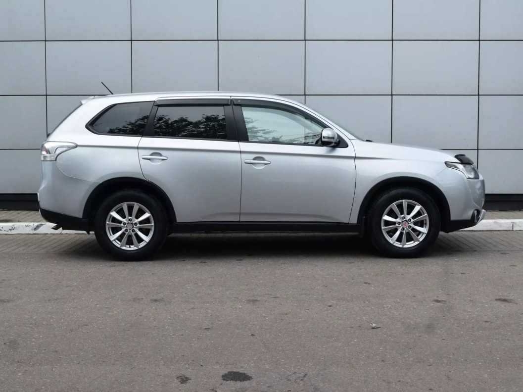 Mitsubishi Outlander Intense S80 2.0 CVT, 2014 фото 4