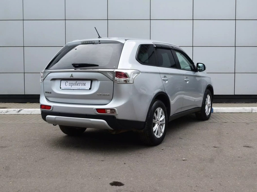 Mitsubishi Outlander Intense S80 2.0 CVT, 2014 фото 6