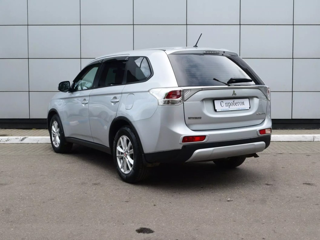 Mitsubishi Outlander Intense S80 2.0 CVT, 2014 фото 8