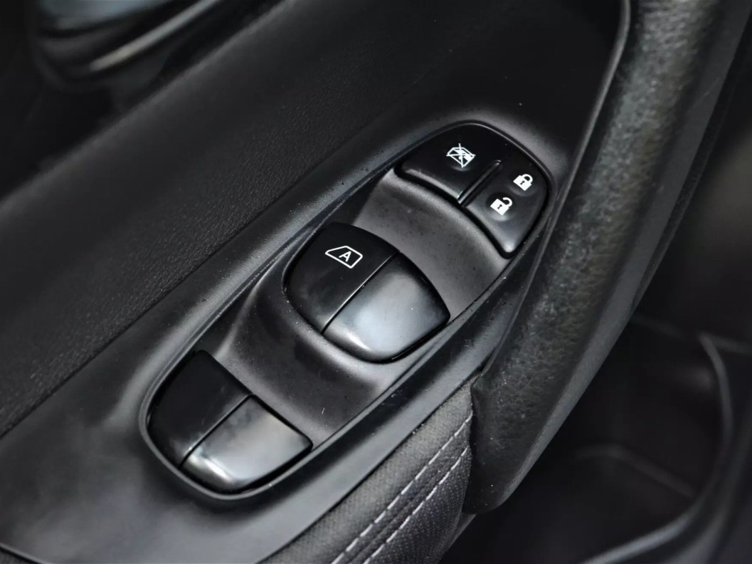 Nissan Qashqai SE 2.0 CVT, 2014 фото 14