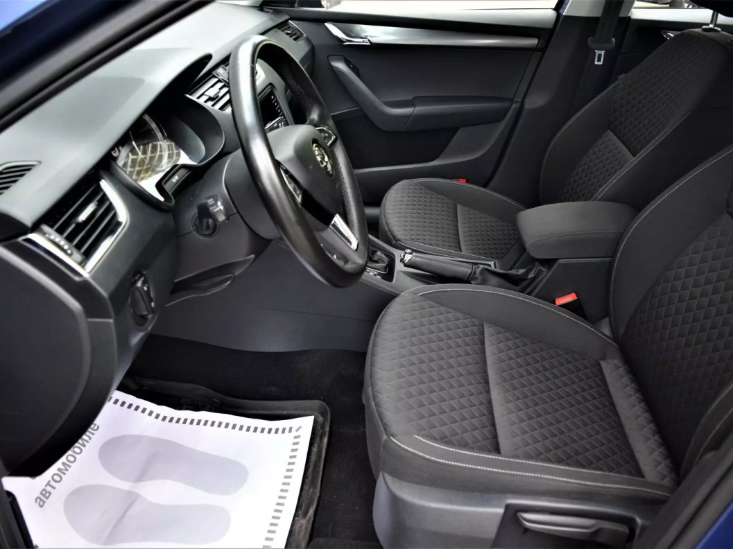 Skoda Octavia Ambition 1.6 АКПП, 2018 фото 9