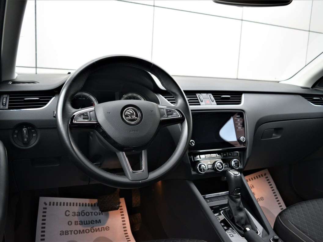 Skoda Octavia Ambition 1.6 АКПП, 2018 фото 17