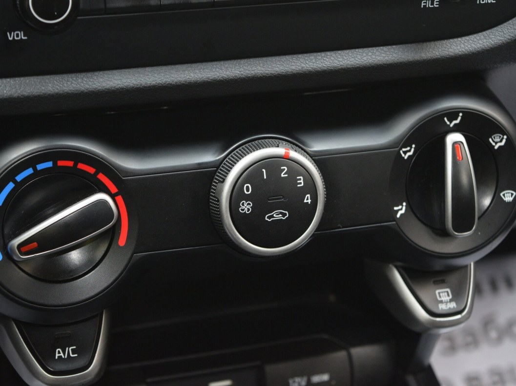 Kia Rio Comfort 1.6 АКПП, 2019 фото 14