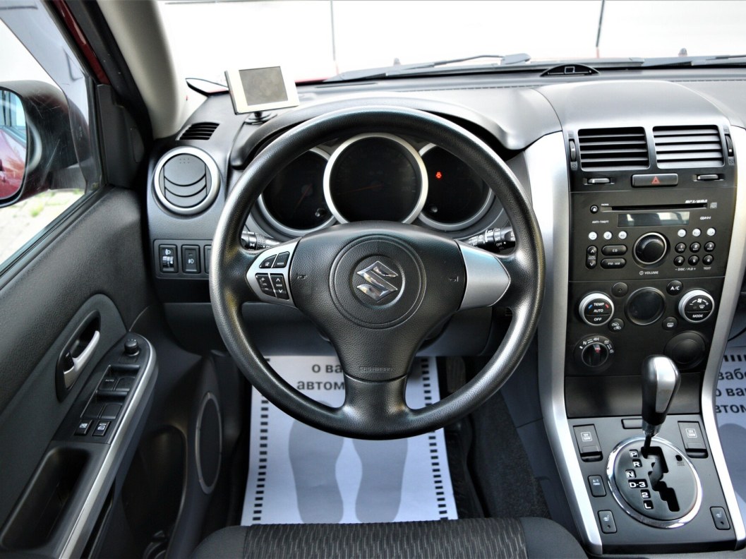 Suzuki Grand Vitara Exclusive 2.0 АКПП, 2012 фото 17