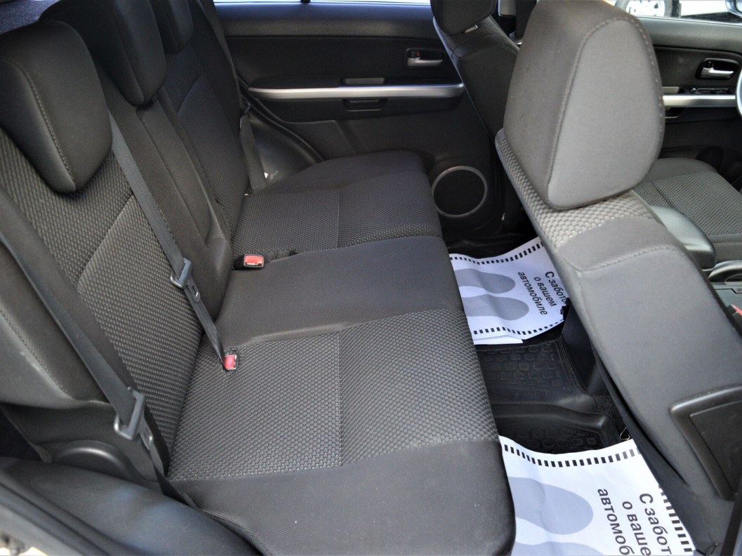 Suzuki Grand Vitara 2.0 АКПП, 2011 фото 12