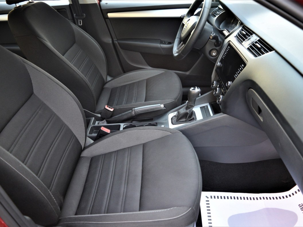 Skoda Octavia 1.6 АКПП, 2018 фото 11