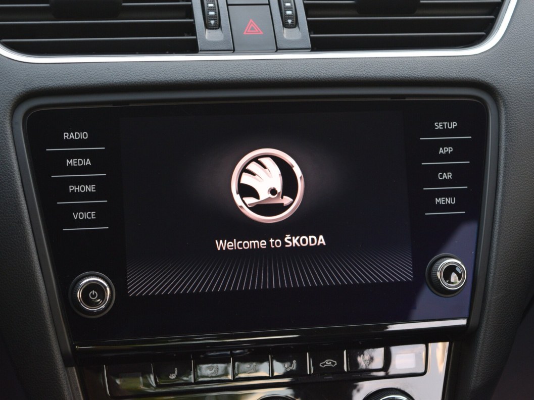 Skoda Octavia 1.6 АКПП, 2018 фото 15