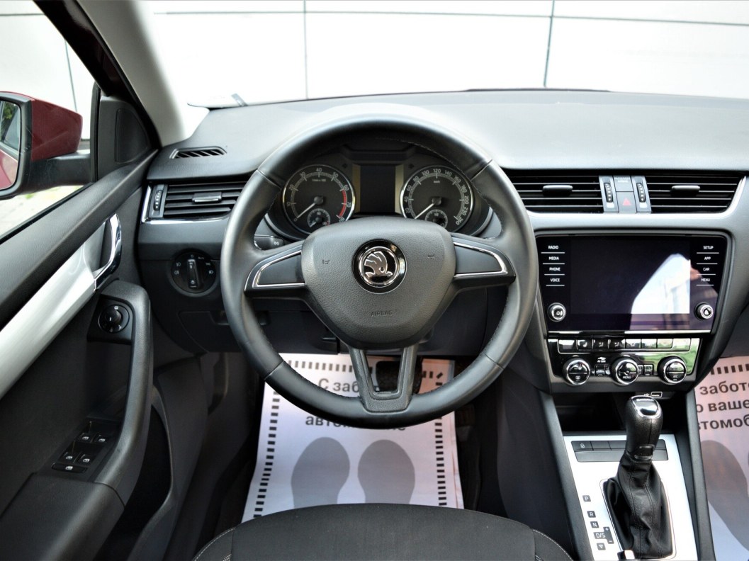 Skoda Octavia 1.6 АКПП, 2018 фото 18