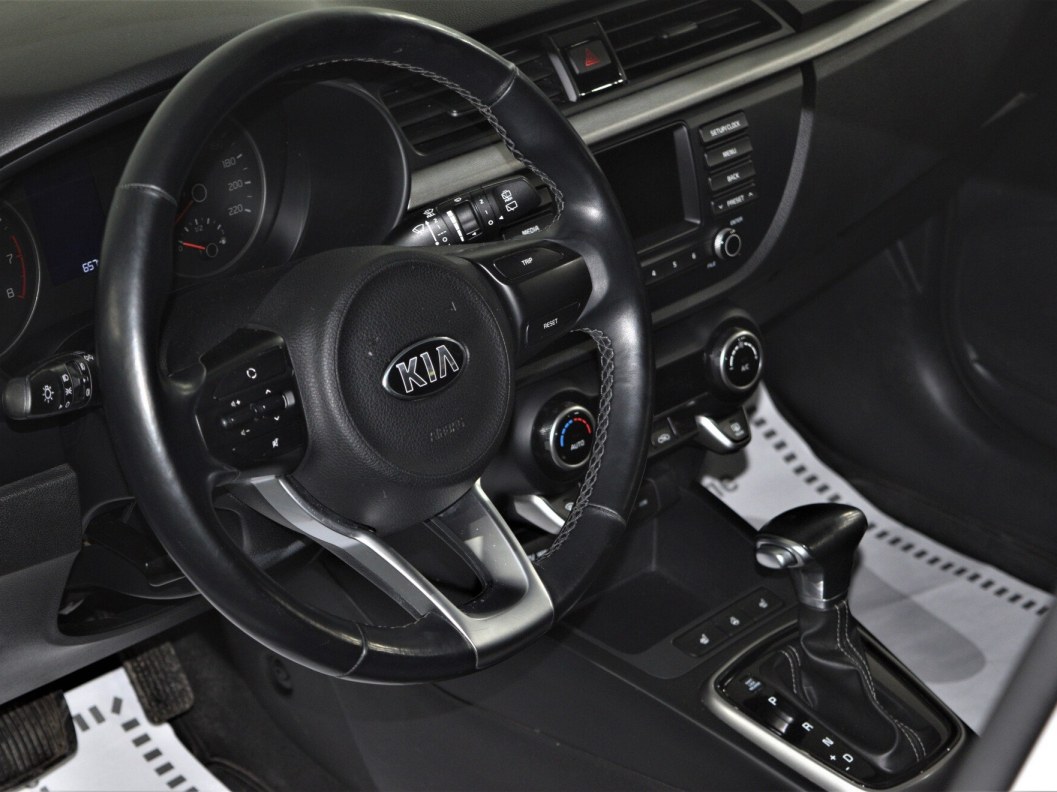 Kia Rio Luxe 1.6 АКПП, 2017 фото 16