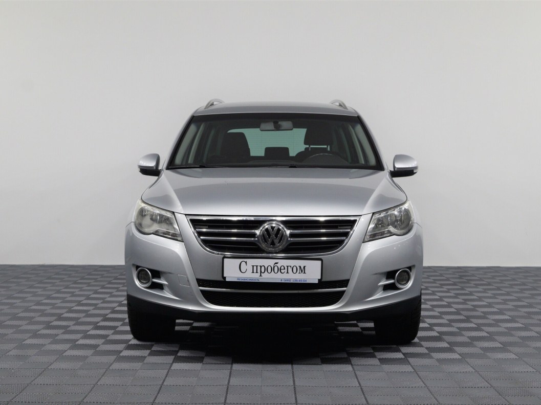 Volkswagen Tiguan 2.0 АКПП, 2011 фото 2