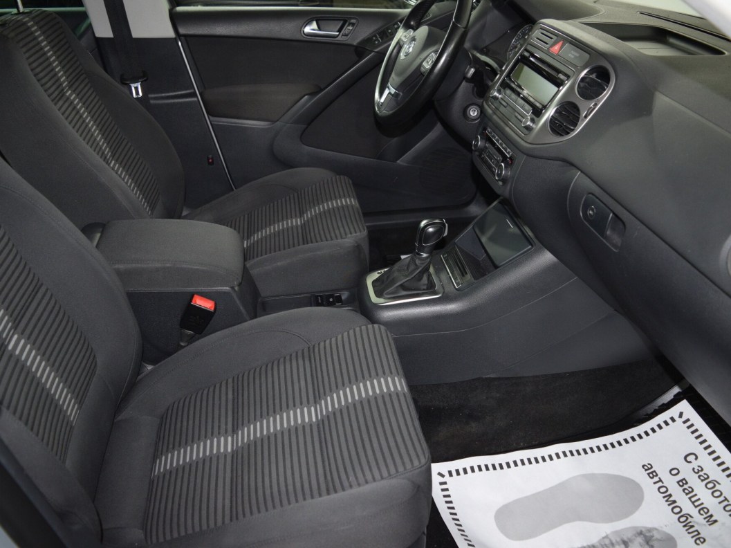 Volkswagen Tiguan 2.0 АКПП, 2011 фото 11