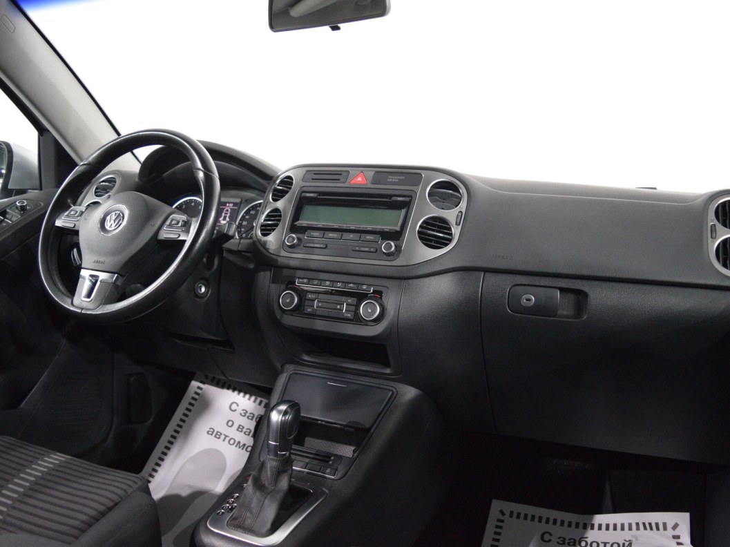 Volkswagen Tiguan 2.0 АКПП, 2011 фото 17