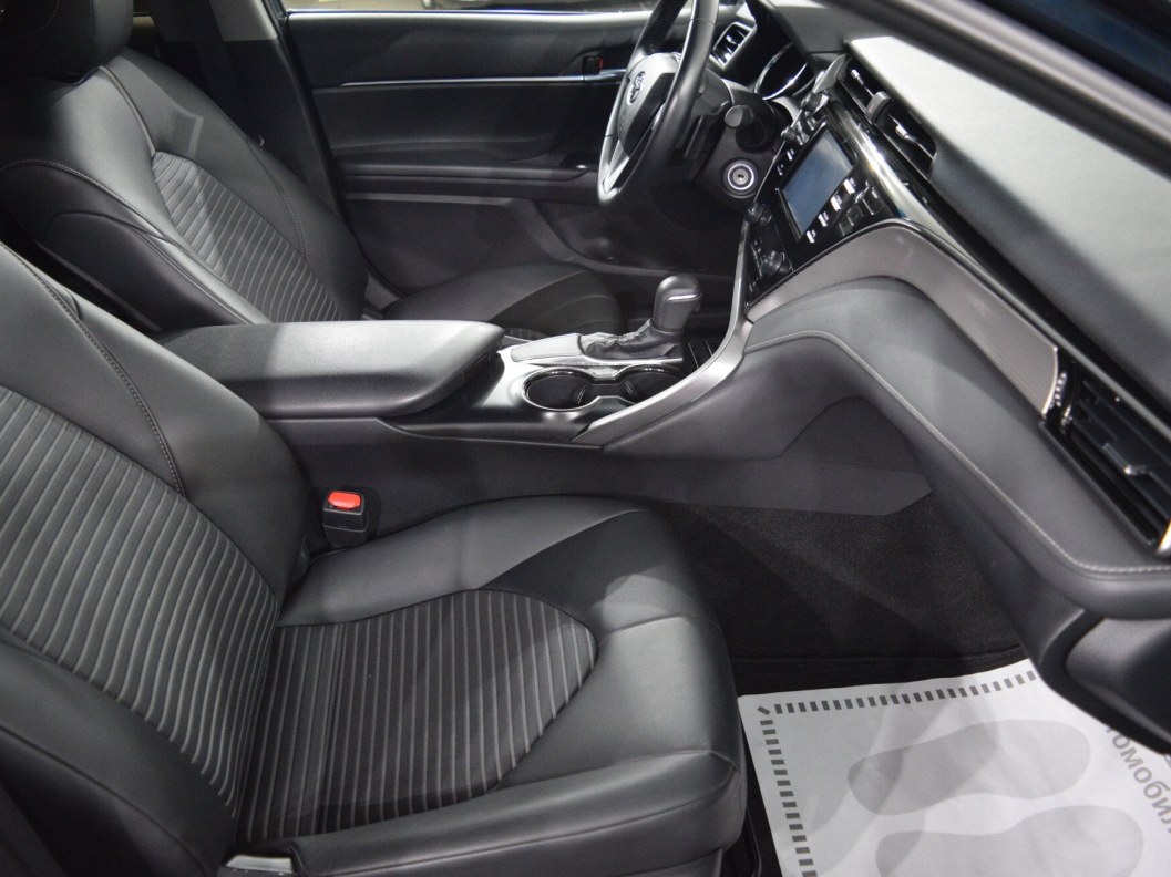 Toyota Camry 2.5 АКПП, 2019 фото 11
