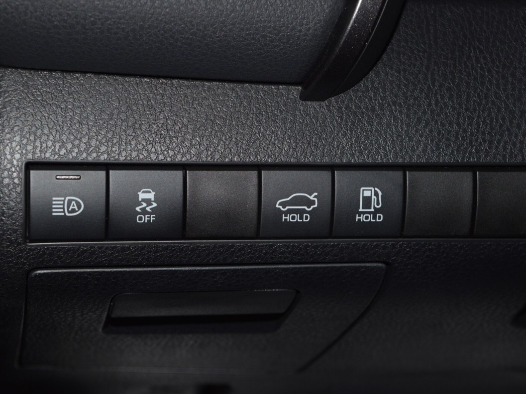 Toyota Camry 2.5 АКПП, 2019 фото 17