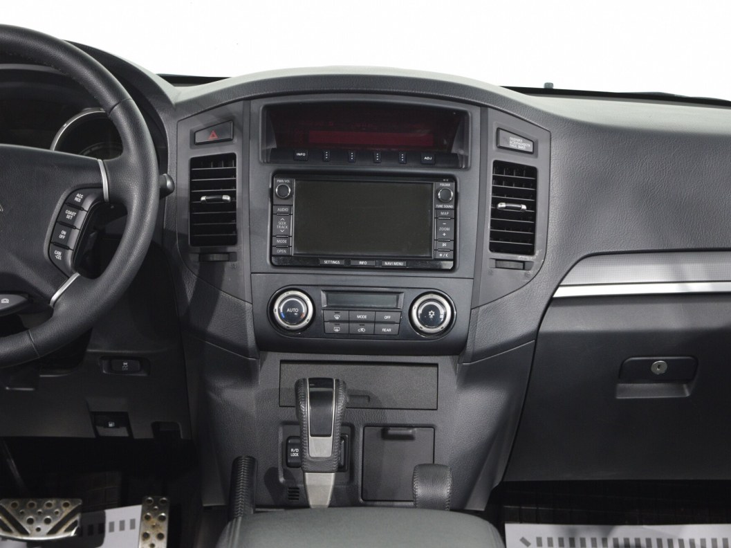 Mitsubishi Pajero Ultimate S72 3.2 АКПП, 2013 фото 22