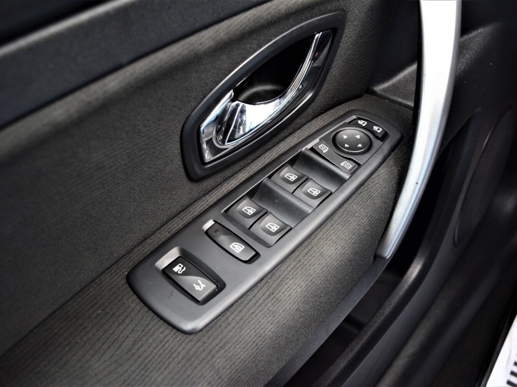 Renault Latitude Dynamique 2.0 CVT, 2014 фото 14