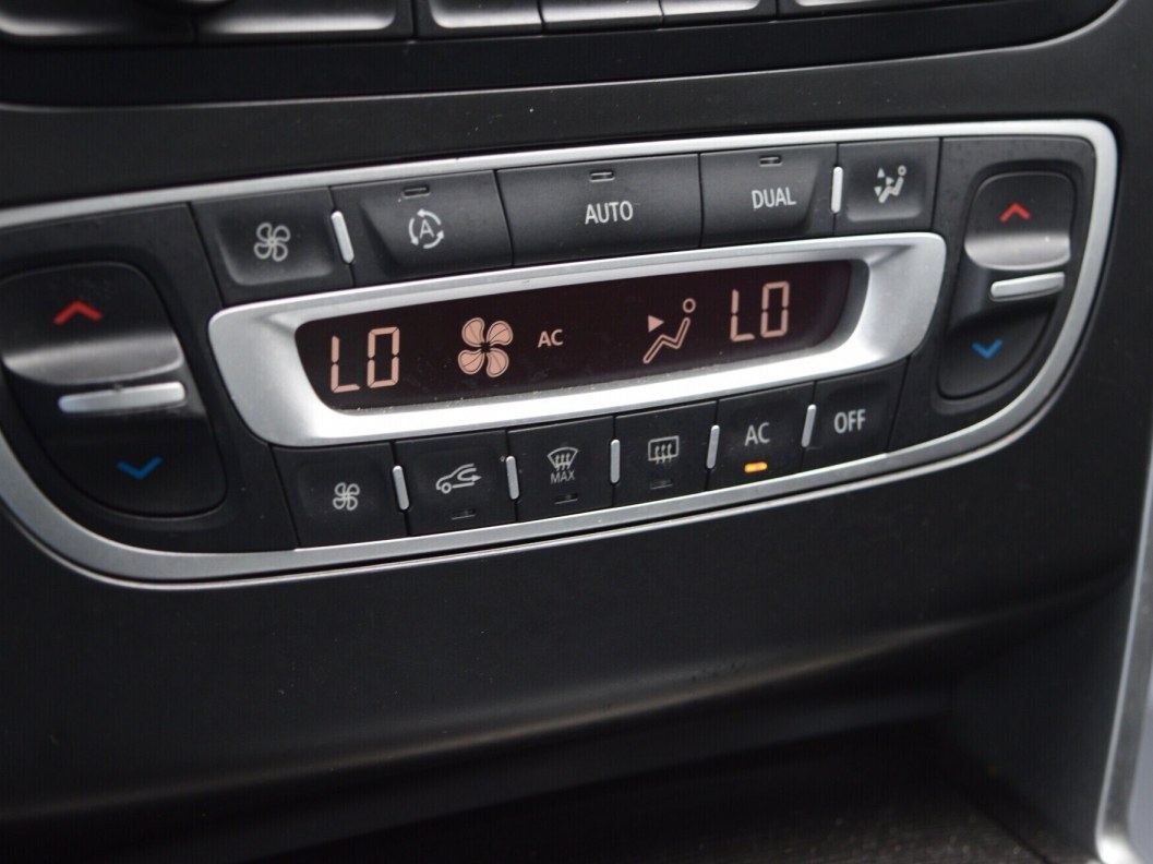 Renault Latitude Dynamique 2.0 CVT, 2014 фото 16