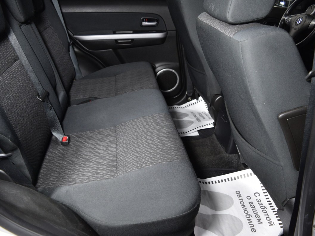Suzuki Grand Vitara Exclusive 2.0 АКПП, 2013 фото 12