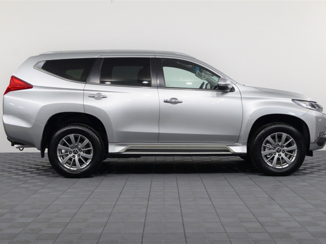Mitsubishi Pajero Sport 2.4 МКПП, 2017 фото 4