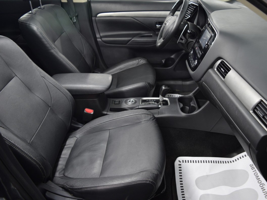 Mitsubishi Outlander Instyle S81 2.0 CVT, 2014 фото 11