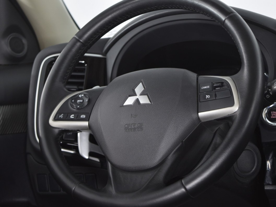 Mitsubishi Outlander Instyle S81 2.0 CVT, 2014 фото 14
