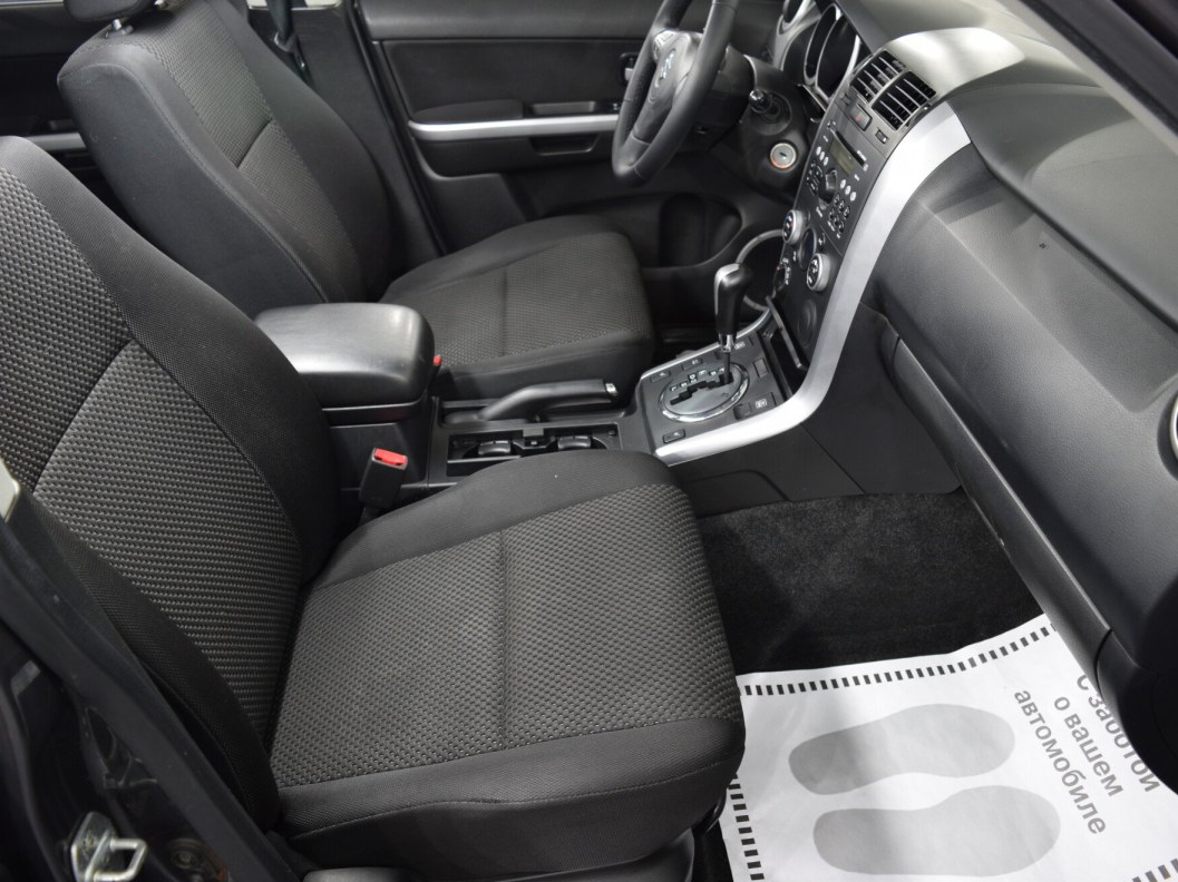 Suzuki Grand Vitara 2.0 АКПП, 2011 фото 11