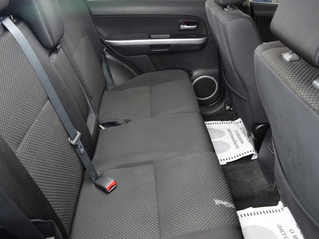 Suzuki Grand Vitara 2.0 АКПП, 2011 фото 12