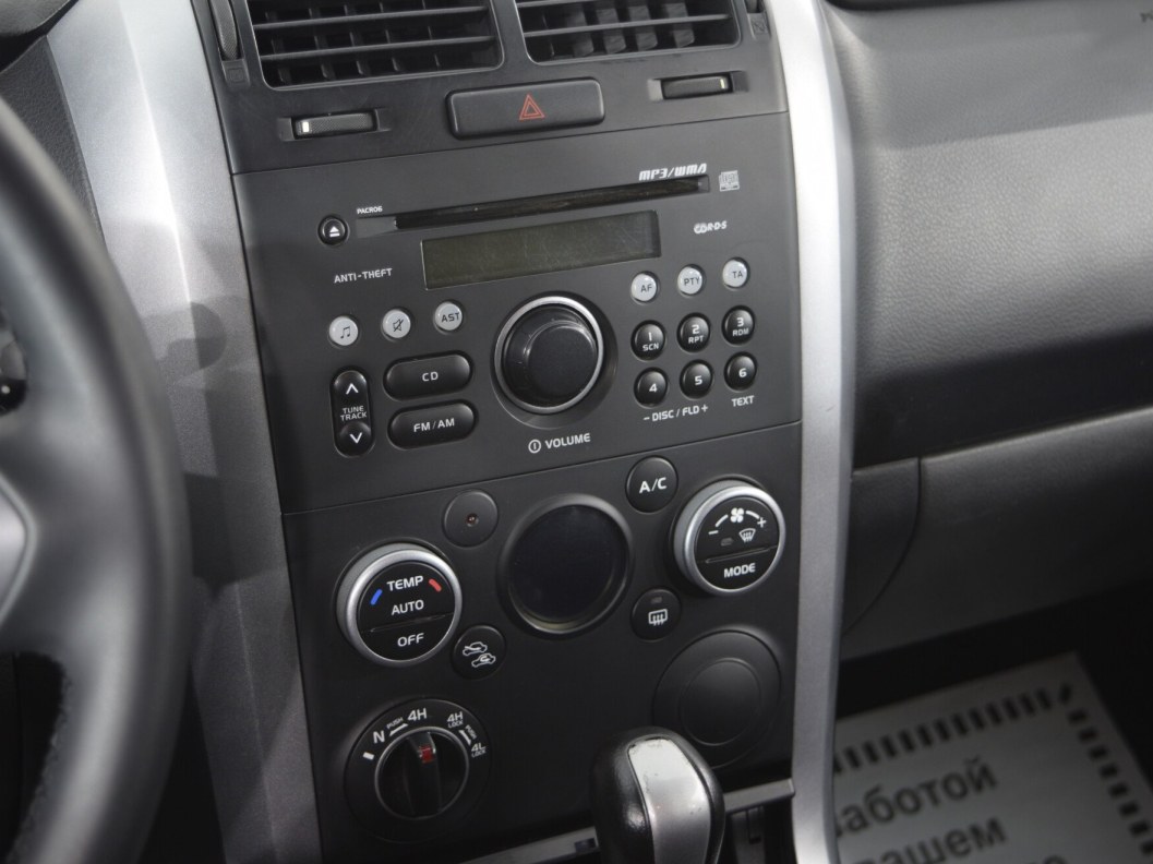 Suzuki Grand Vitara 2.0 АКПП, 2011 фото 18