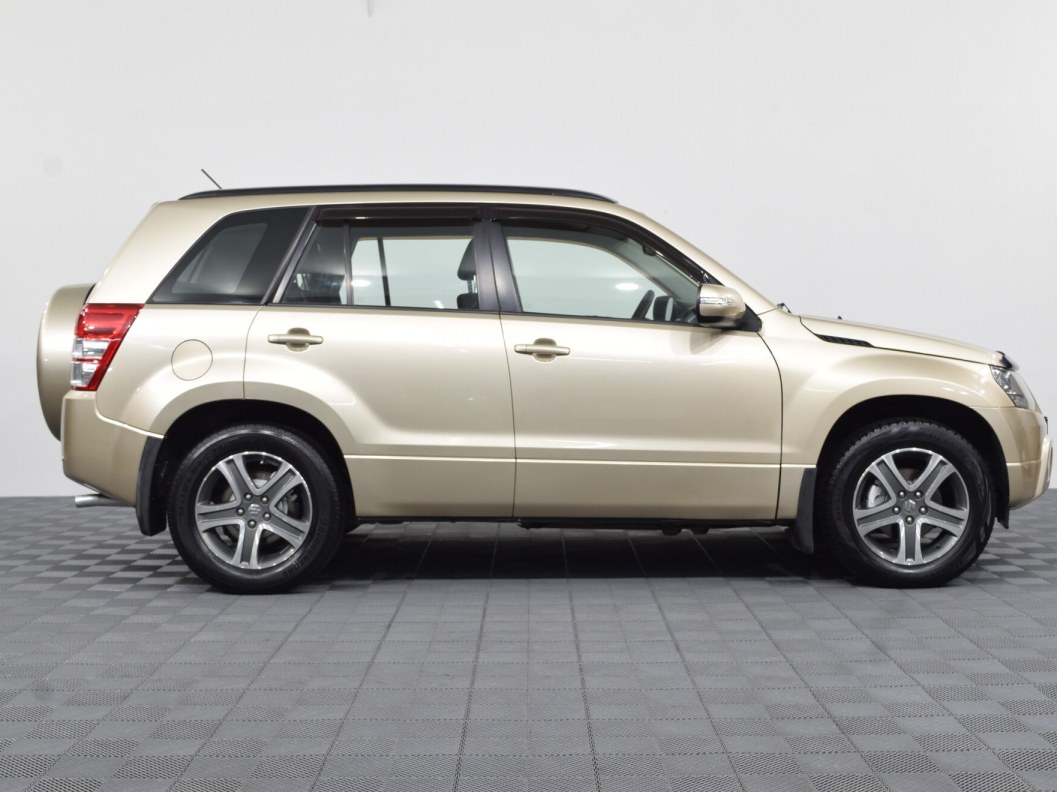 Suzuki Grand Vitara 2.5 АКПП, 2010 фото 4