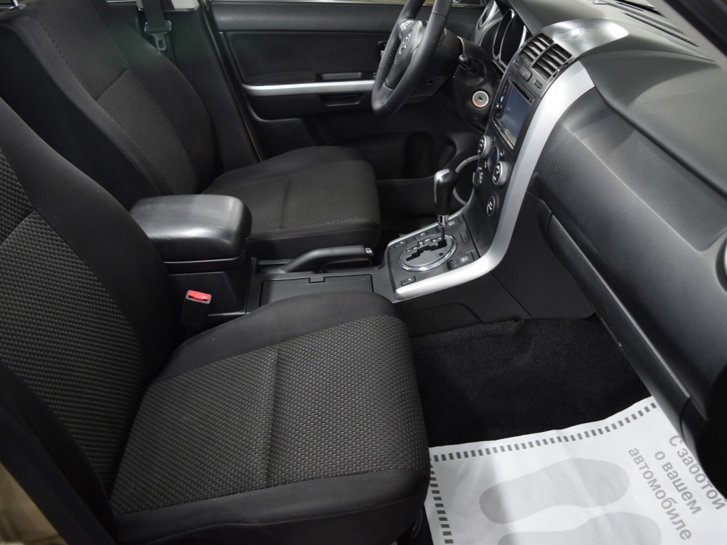 Suzuki Grand Vitara 2.5 АКПП, 2010 фото 11