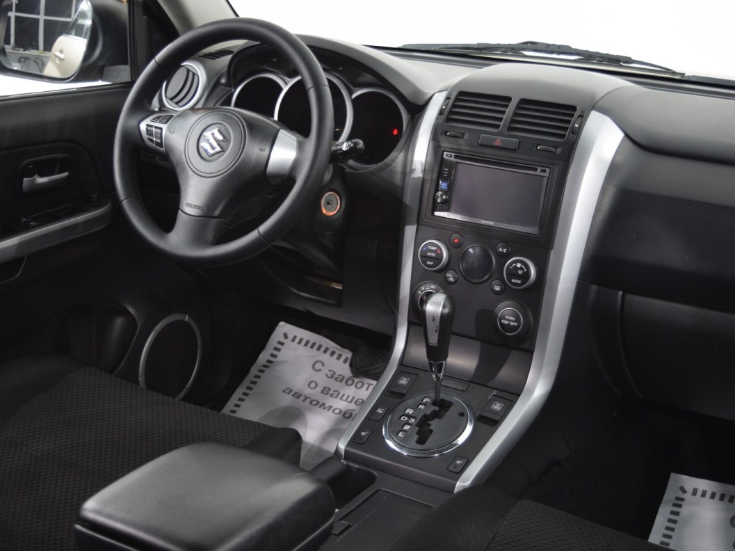 Suzuki Grand Vitara 2.5 АКПП, 2010 фото 15