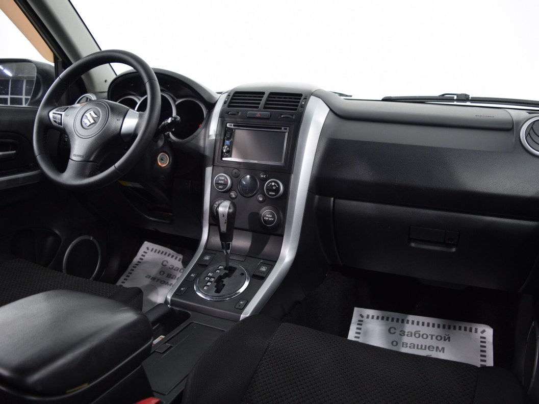 Suzuki Grand Vitara 2.5 АКПП, 2010 фото 16