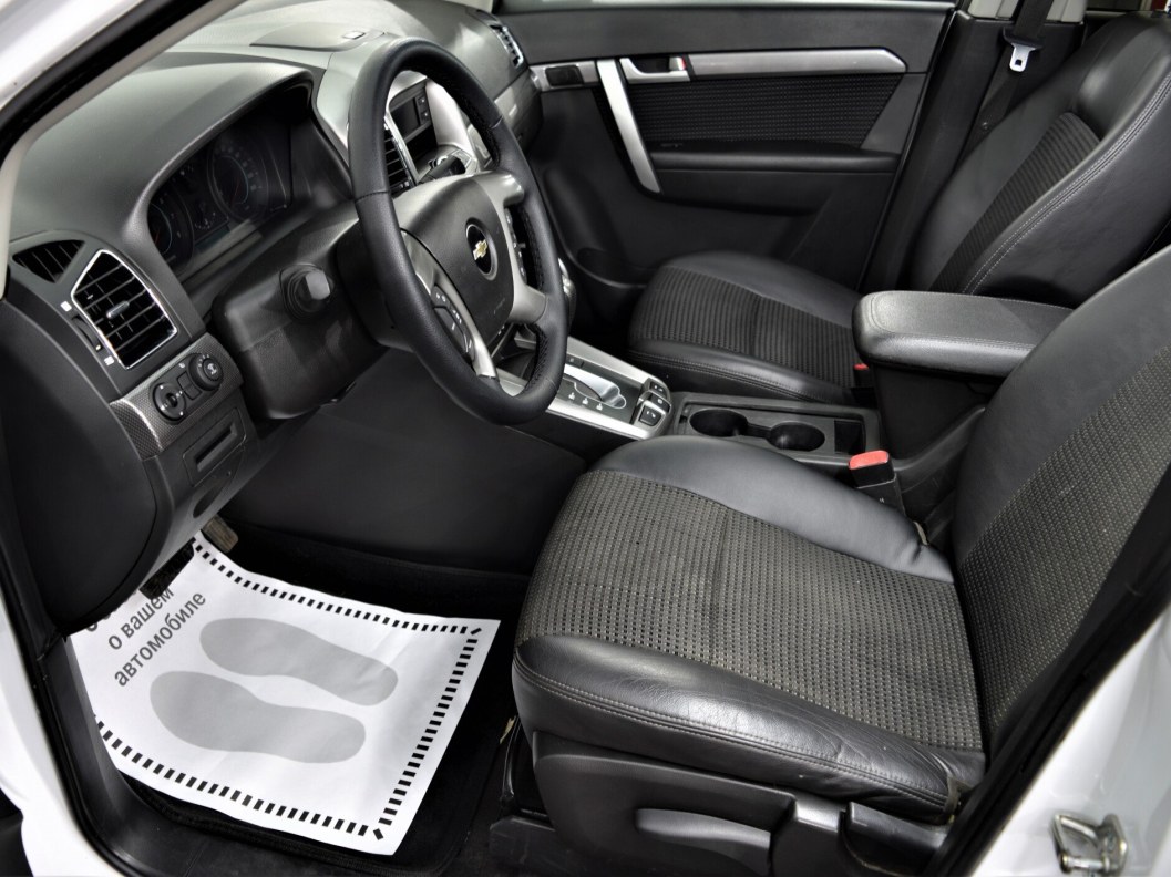 Chevrolet Captiva LT 2.4 АКПП, 2012 фото 9