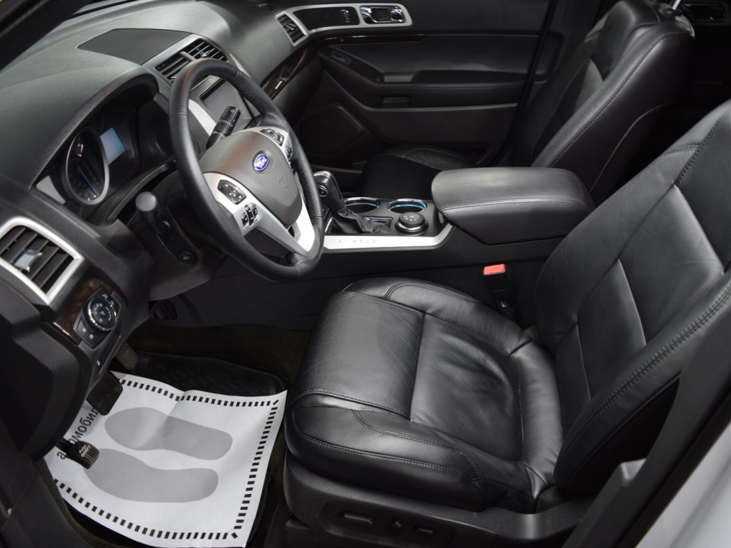 Ford Explorer 3.5 , 2012 фото 9