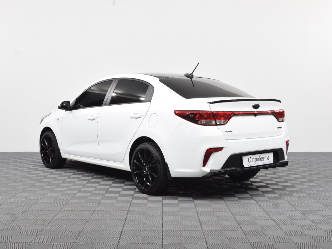 Kia Rio Prestige 1.6 АКПП, 2018 фото 8