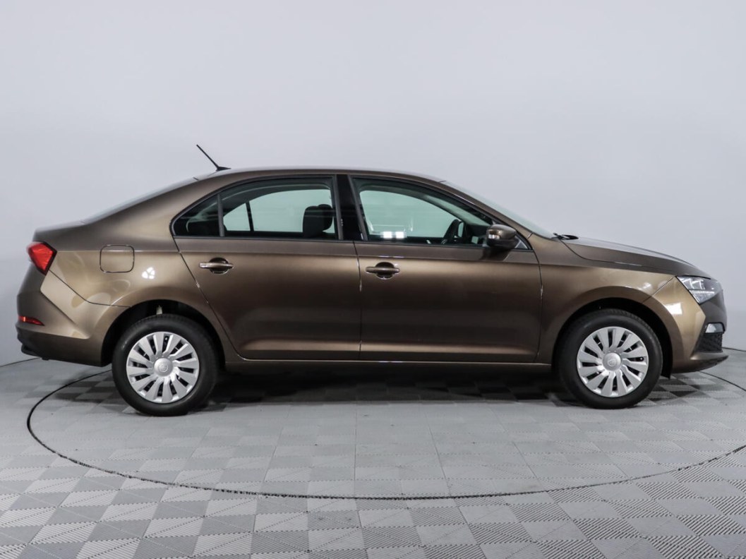 Skoda Rapid 1.6 МКПП, 2021 фото 4