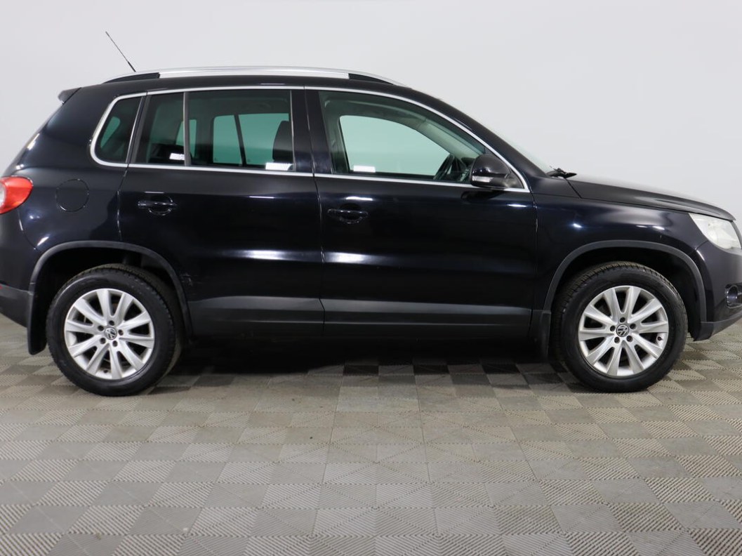 Volkswagen Tiguan 2.0 АКПП, 2010 фото 4