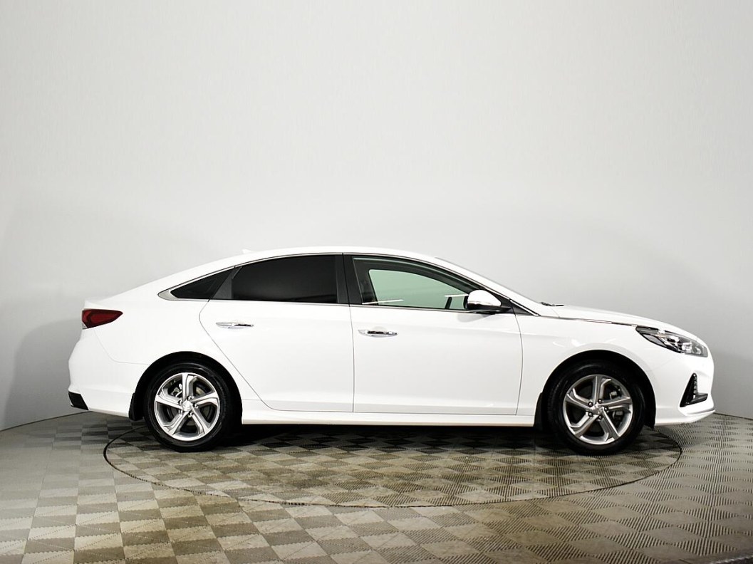 Hyundai Sonata Lifestyle 2.4 АКПП, 2017 фото 3