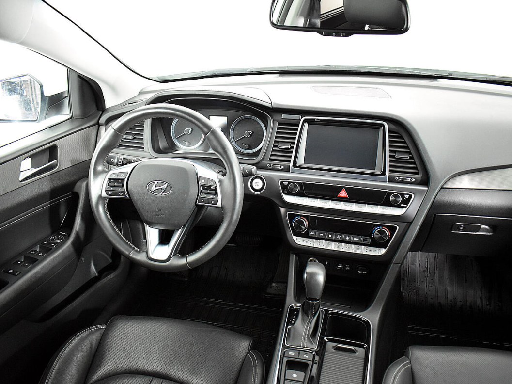 Hyundai Sonata Lifestyle 2.4 АКПП, 2017 фото 8
