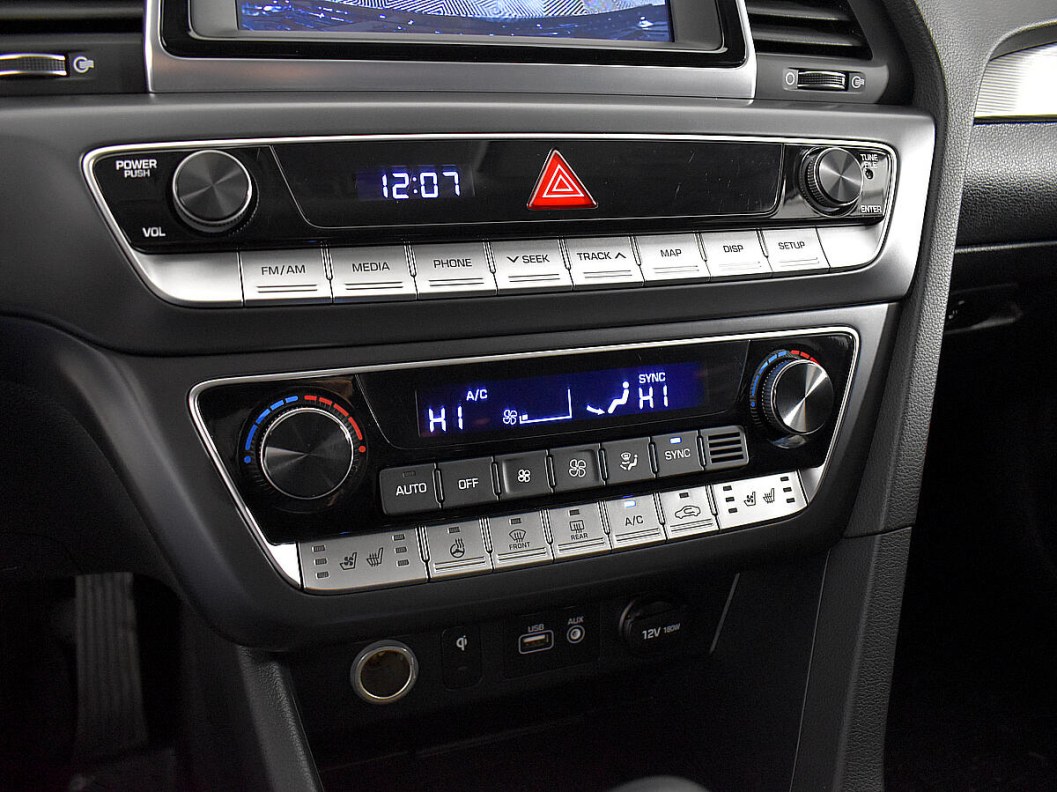 Hyundai Sonata Lifestyle 2.4 АКПП, 2017 фото 15