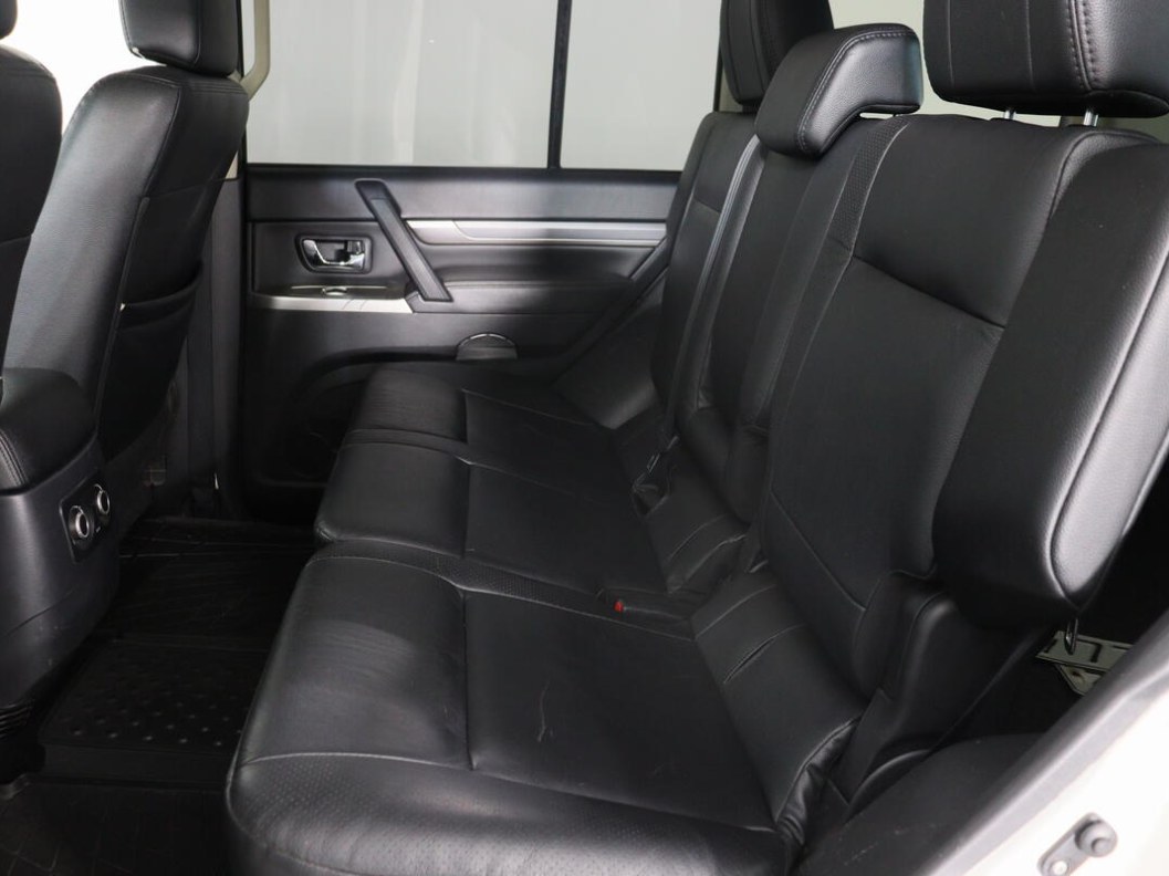 Mitsubishi Pajero Ultimate S72 3.8 АКПП, 2015 фото 11