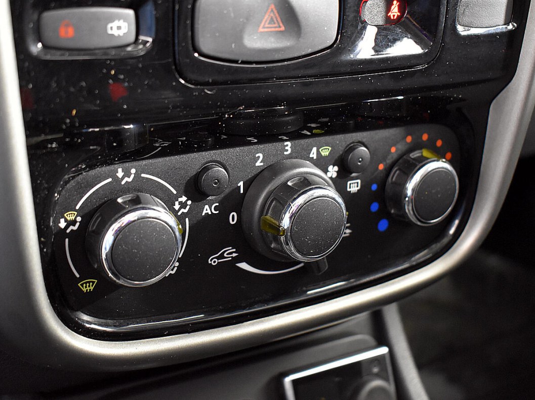 Renault Duster Privilege 2.0 МКПП, 2014 фото 13
