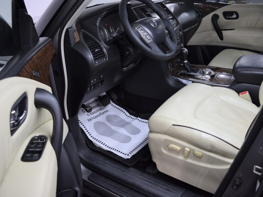 Nissan Patrol 5.6 АКПП, 2010 фото 9