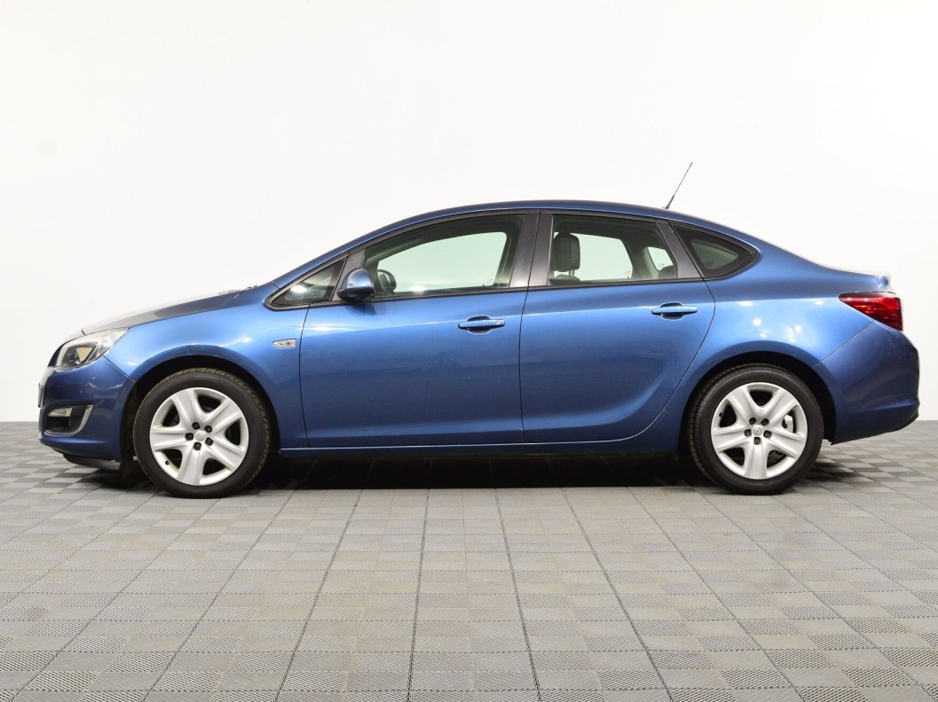 Opel Astra Cosmo 1.6 АКПП, 2013 фото 5